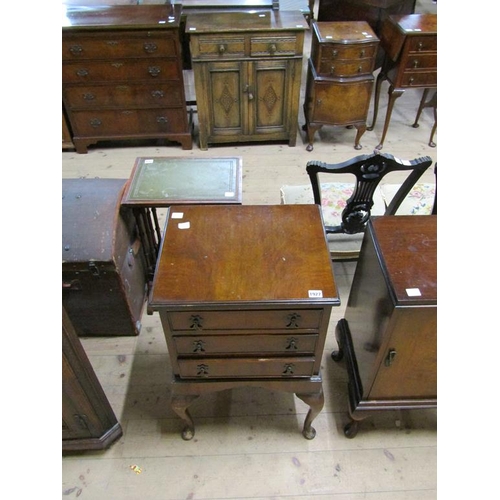 1927 - FIGURED MAHOGANY BEDROOM CHEST OF THREE DRAWERS ON STAND, 46CM W, 74CM H