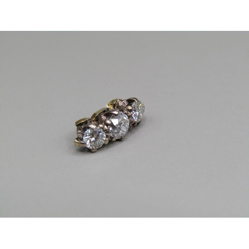 1569 - GOLD THREE STONE DIAMOND SETTING