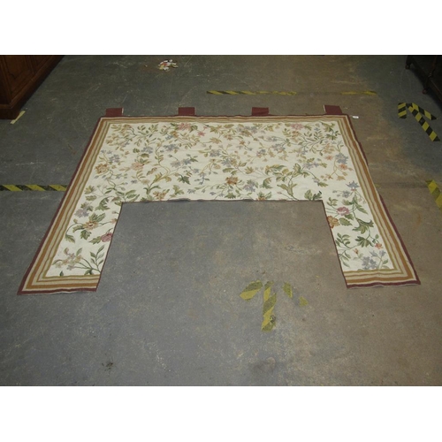 1925 - FLORAL PATTERN WOOLLEN RUG, 190CM X 210CM