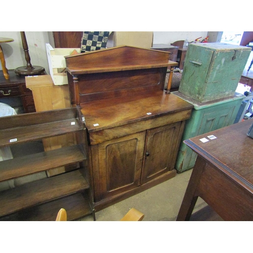 587 - VICTORIAN  MAHOGANY CHIFFONIER