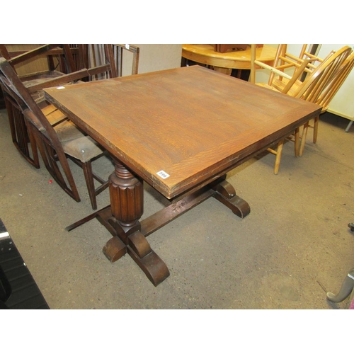 599 - 1930'S OAK DRAWLEAF TABLE