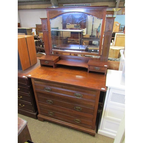 642 - VICTORIAN WALNUT DRESSING TABLE