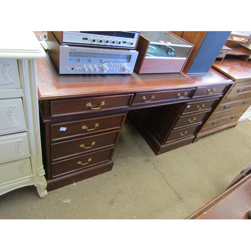 643 - REPRODUCTION MAHOGANY DESK