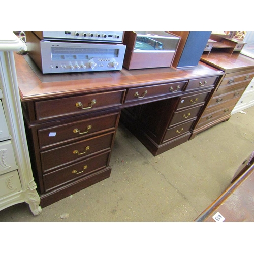 643 - REPRODUCTION MAHOGANY DESK