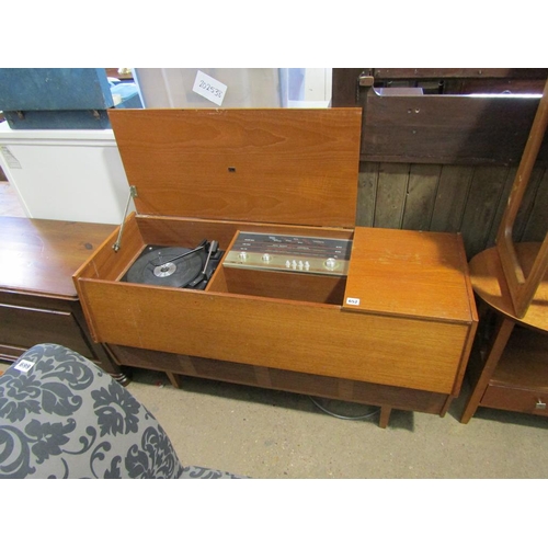 652 - HMV RADIOGRAM