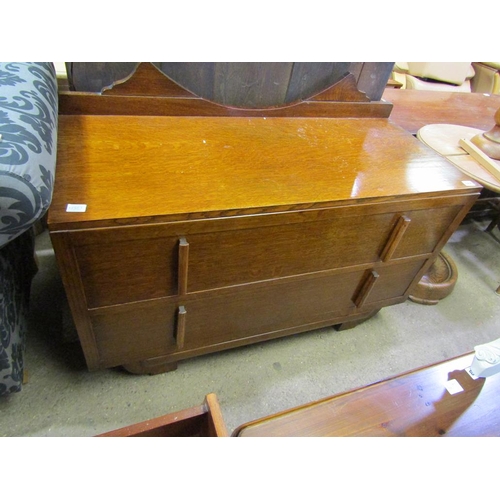 668 - 1930s OAK DRESSING TABLE