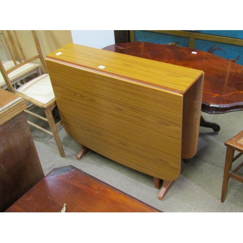 696 - DROP LEAF TABLE