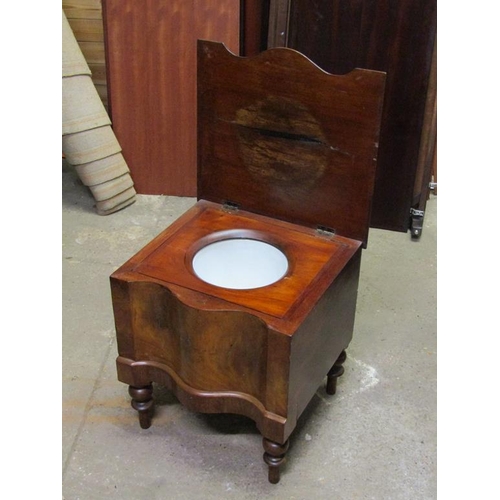 745 - VICTORIAN COMMODE