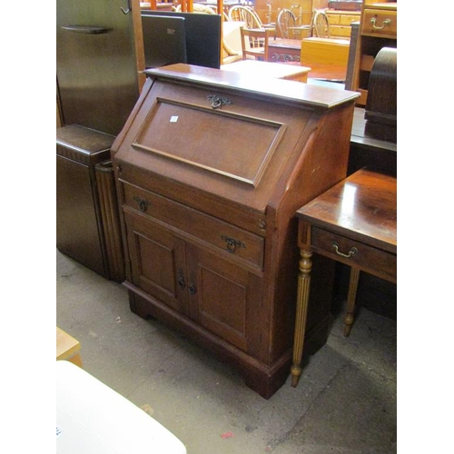 763 - OAK BUREAU