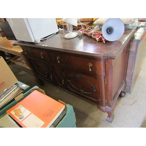 789 - EDWARDIAN MAHOGANY SIDEBOARD