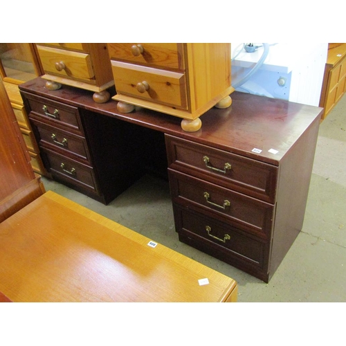 825 - MAHOGANY DRESSING TABLE