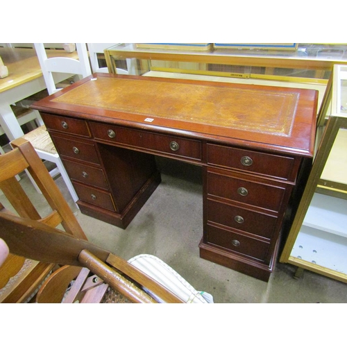 870 - REPRODUCTION MAHOGANY DESK