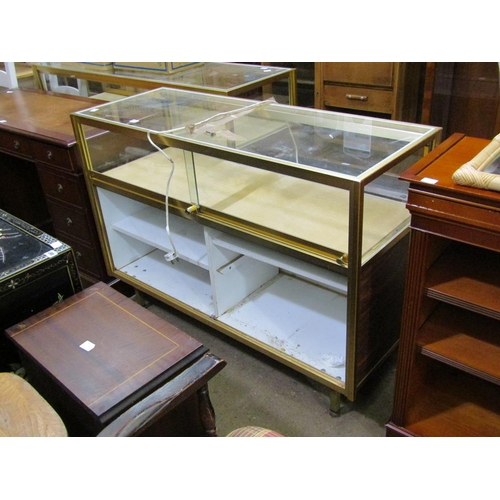 871 - DISPLAY CABINET