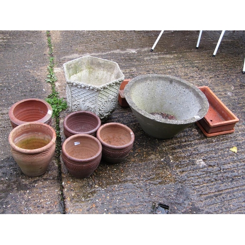 923 - QTY OF GARDEN POTS