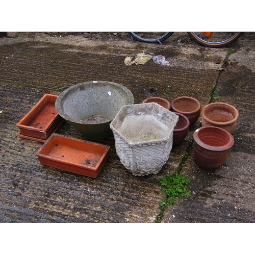 923 - QTY OF GARDEN POTS