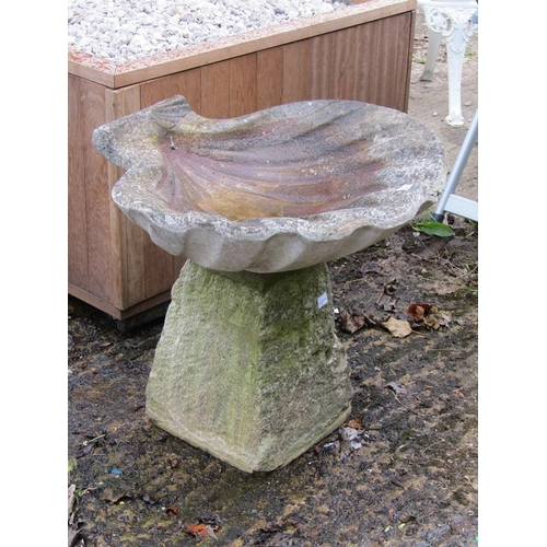 925 - SHELL BIRD BATH