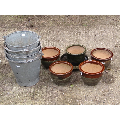 934 - QTY OF GARDEN POTS AND BUCKETS