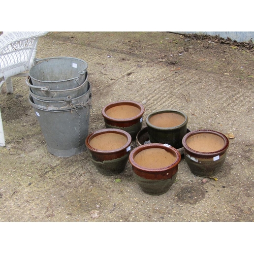 934 - QTY OF GARDEN POTS AND BUCKETS