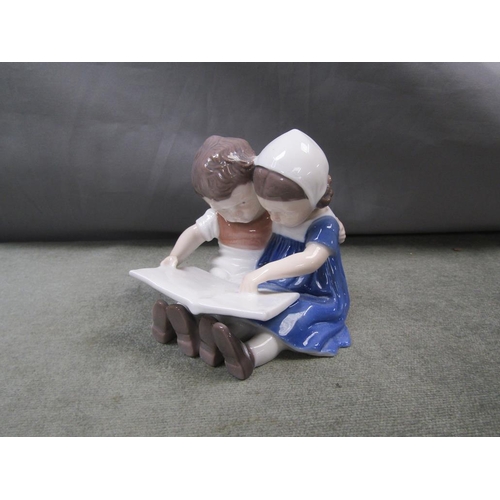 1513 - BING & GRONDAHL FIGURE GROUP - CHILDREN READING, 10CM H