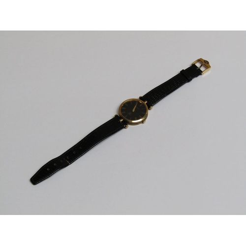 1256 - GUCCI GENTS WATCH WITH LEATHER STRAP