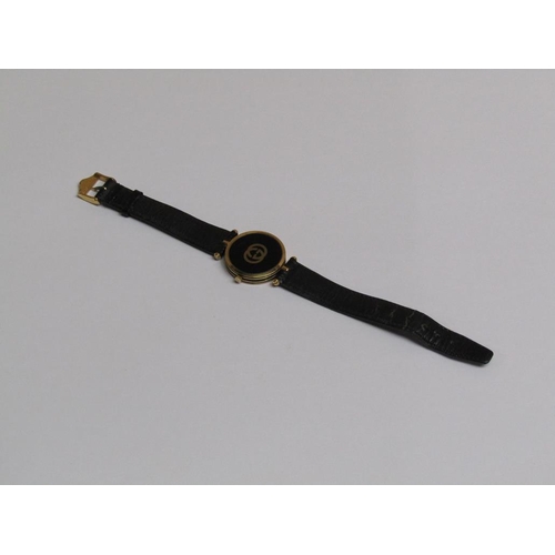 1256 - GUCCI GENTS WATCH WITH LEATHER STRAP