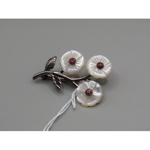 1382 - SILVER MOTHER OF PEARL AND GARNET SET BROOCH