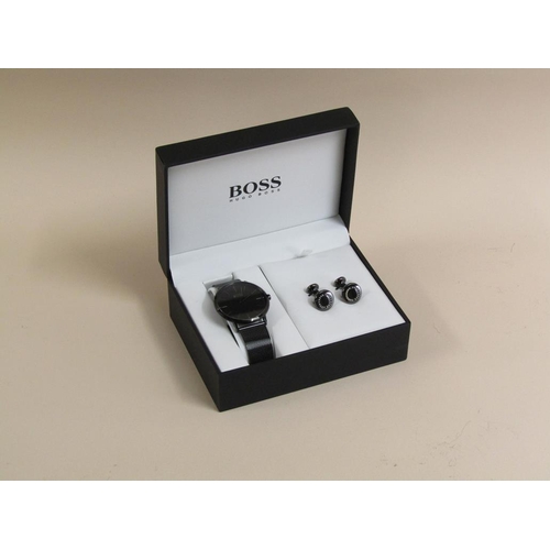 1399 - HUGO BOSS GENTS WATCH TOGETHER WITH PAIR OF CUFFLINKS IN ORIGINAL BOX