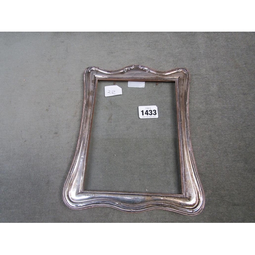 1433 - SILVER MOUNTED PHOTO FRAME