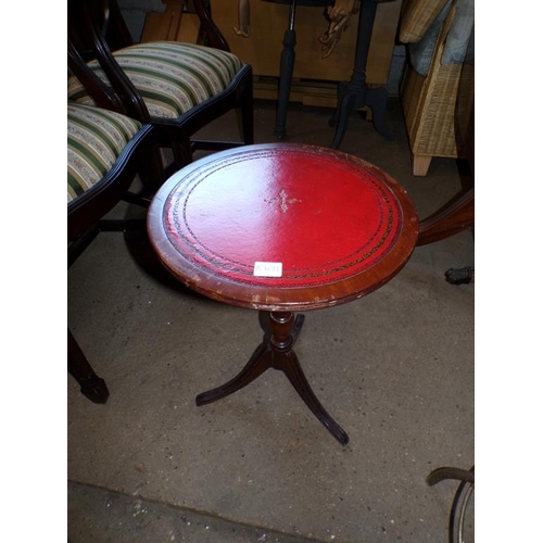 600 - REPRODUCTION LEATHER TOP TABLE