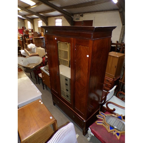 617 - EDWARDIAN MAHOGANY WARDROBE