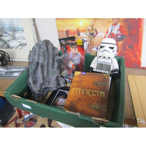 31 - BOX OF TOYS TO INCL STARWARS AND PICTURES