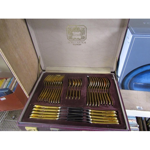 439 - CASED SET OF CUTLERY