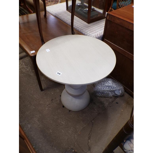 846 - OCCASIONAL TABLE