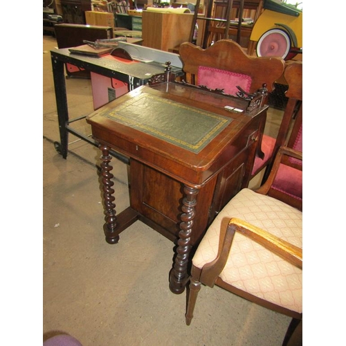 665 - VICTORIAN MAHOGANY DAVENPORT