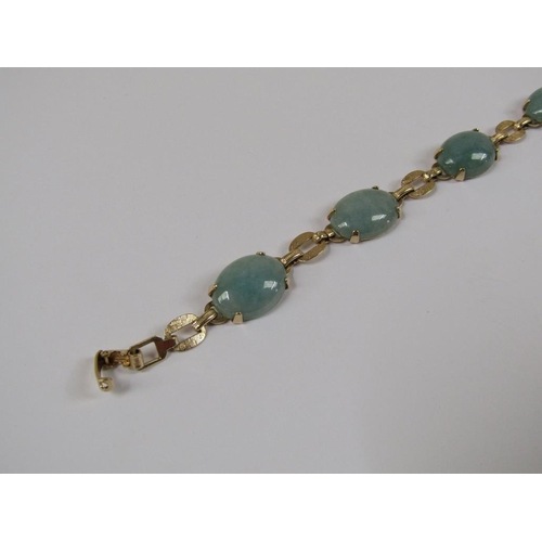 1522 - 14ct GOLD GREEN STONE SET BRACELET 14.5g