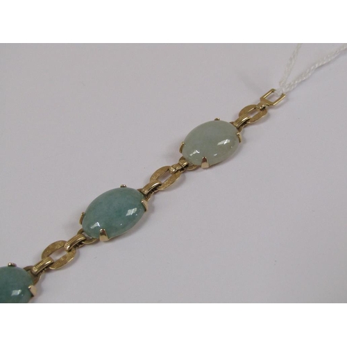 1522 - 14ct GOLD GREEN STONE SET BRACELET 14.5g