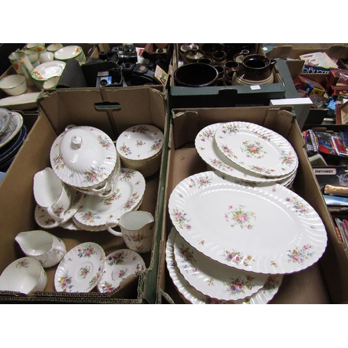 348 - MINTONS MARLOW PATTERN DINNER SERVICE