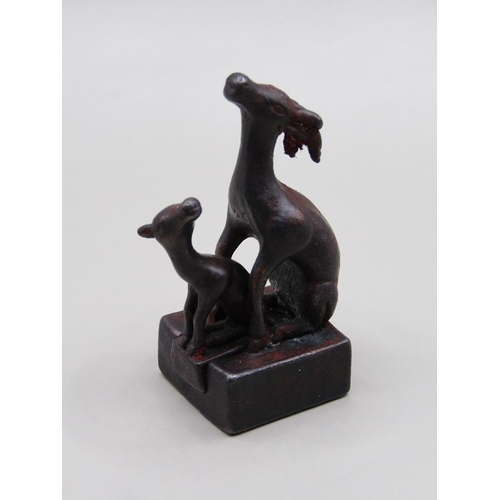 1458 - CHINESE PAINTED SEAL STAMP IN THE FORM OF TWO DEER, APPX 5cms H