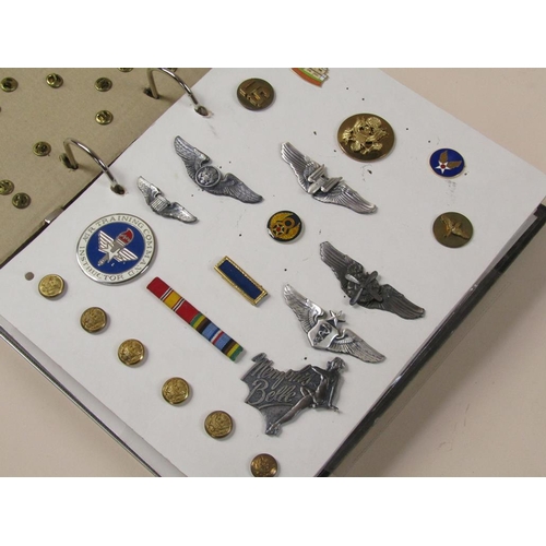 1500 - LARGE COLLECTION OF MILITARY BUTTONS AND BADGES