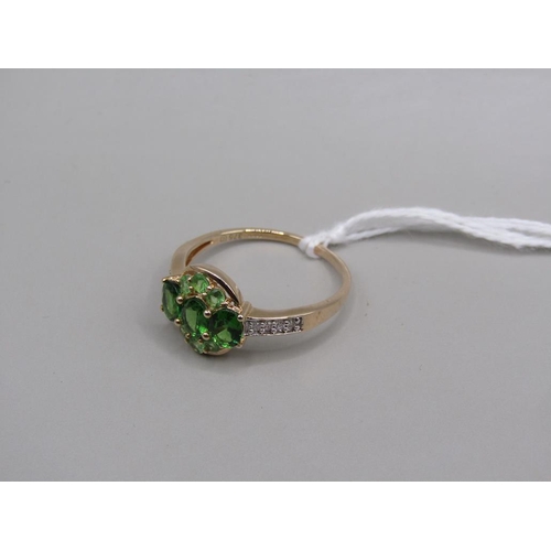 1607 - GOLD TSAVORITE CLUSTER RING, SIZE S