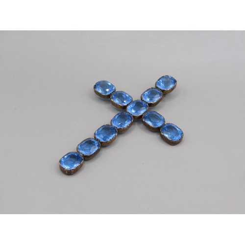 1617 - BLUE STONE AND GILT MOUNTED PENDANT CROSS