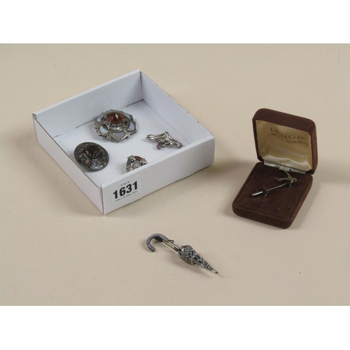 1631 - FOUR STONE SET BROOCHES; UMBRELLA BROOCH; BOXED BLUEBIRD PIN