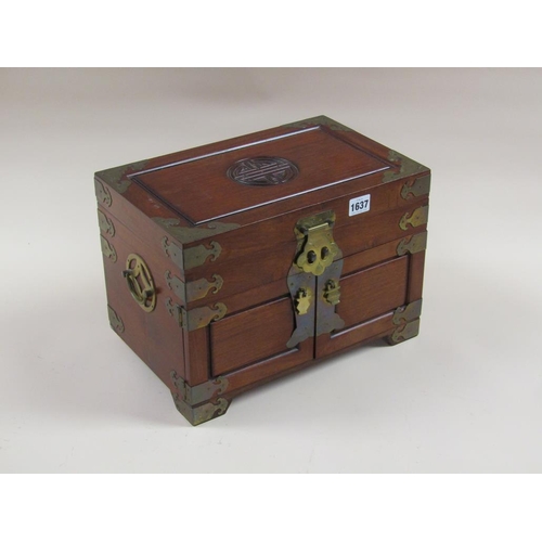 1637 - CHINESE HARDWOOD BRASS MOUNTED TABLE TOP CABINET AND MISC COINS ETC THEREIN