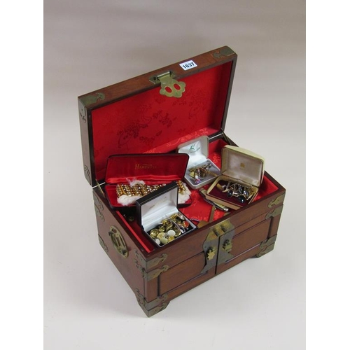 1637 - CHINESE HARDWOOD BRASS MOUNTED TABLE TOP CABINET AND MISC COINS ETC THEREIN