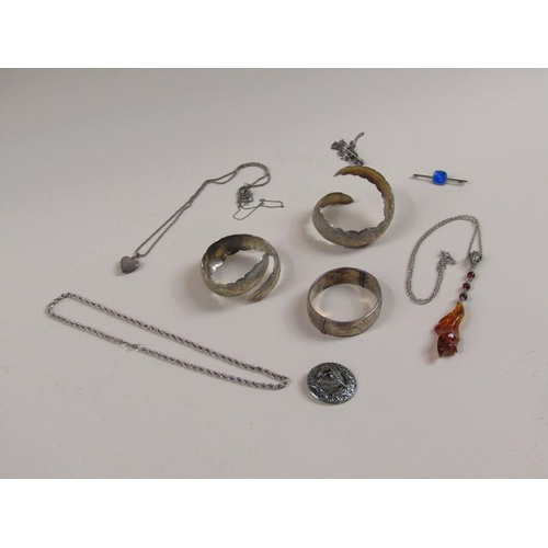 1643 - COLLECTION OF SILVER AND WHITE METAL BRACELETS, BROOCHES AND CHAINS