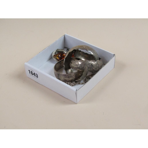 1643 - COLLECTION OF SILVER AND WHITE METAL BRACELETS, BROOCHES AND CHAINS