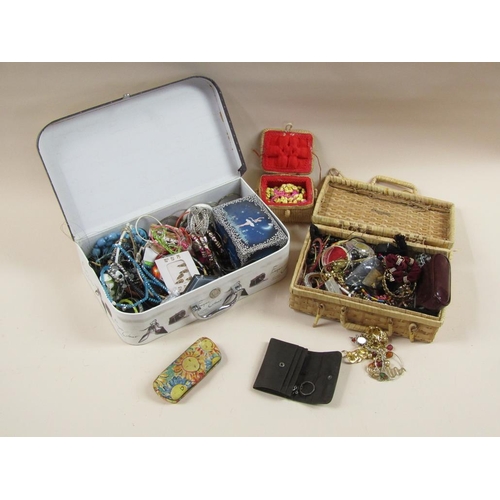 1660 - TWO CASES OF COSTUME JEWELLERY