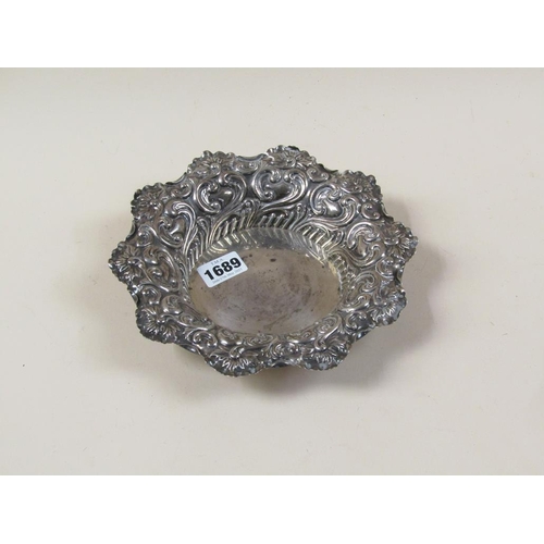 1689 - SILVER DISH STAND WITH RAISED EMBOSSED BORDER, 5.7oz