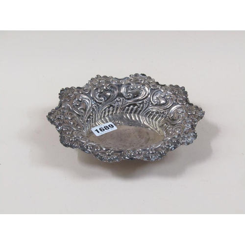 1689 - SILVER DISH STAND WITH RAISED EMBOSSED BORDER, 5.7oz