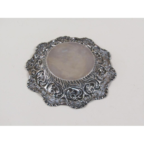 1689 - SILVER DISH STAND WITH RAISED EMBOSSED BORDER, 5.7oz